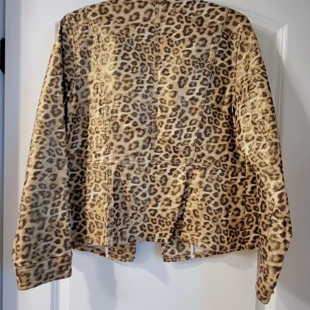 Chico's leopard jacket with gold background size 1 or medium - Picture 5 of 6